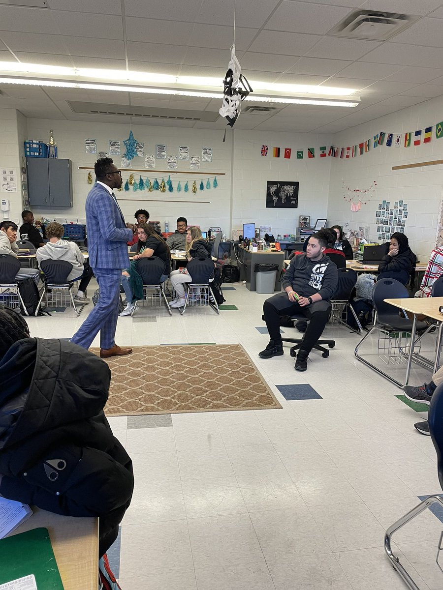 Today <a href="/fhansonic/">Frank Hanson</a> came to my 10th Grade ELA class to answer questions about his Ghanaian culture, and compare it to the Nigerian culture we are reading about in #ThingsFallApart Thank you Mr. Hanson!