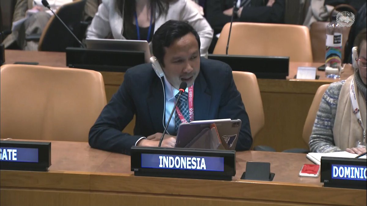 SocialEcoEU's tweet photo. 🤝🇮🇩 is also behind a @UN resolution on #SSE #SocialEconomy &amp; points out to the critical importance of #Skills &amp; to partnerships #B2B

A global movement on the making #SocialEconomy #Time2ScaleUp https://t.co/DtQaMvwxmF