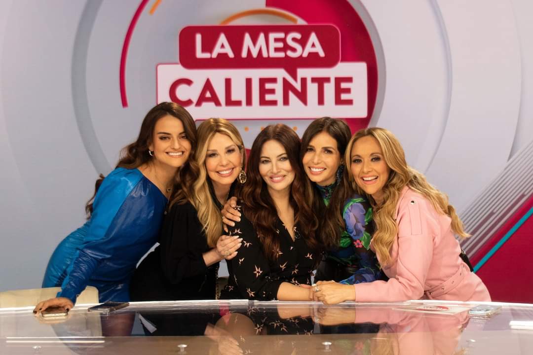ChefAmyrianado's tweet photo. @MyriamHNPer @MyriamHN @lamesacaliente @Telemundo @jorgesaintjean @Myriam_Tour 💞 https://t.co/BpFjiwVXyw