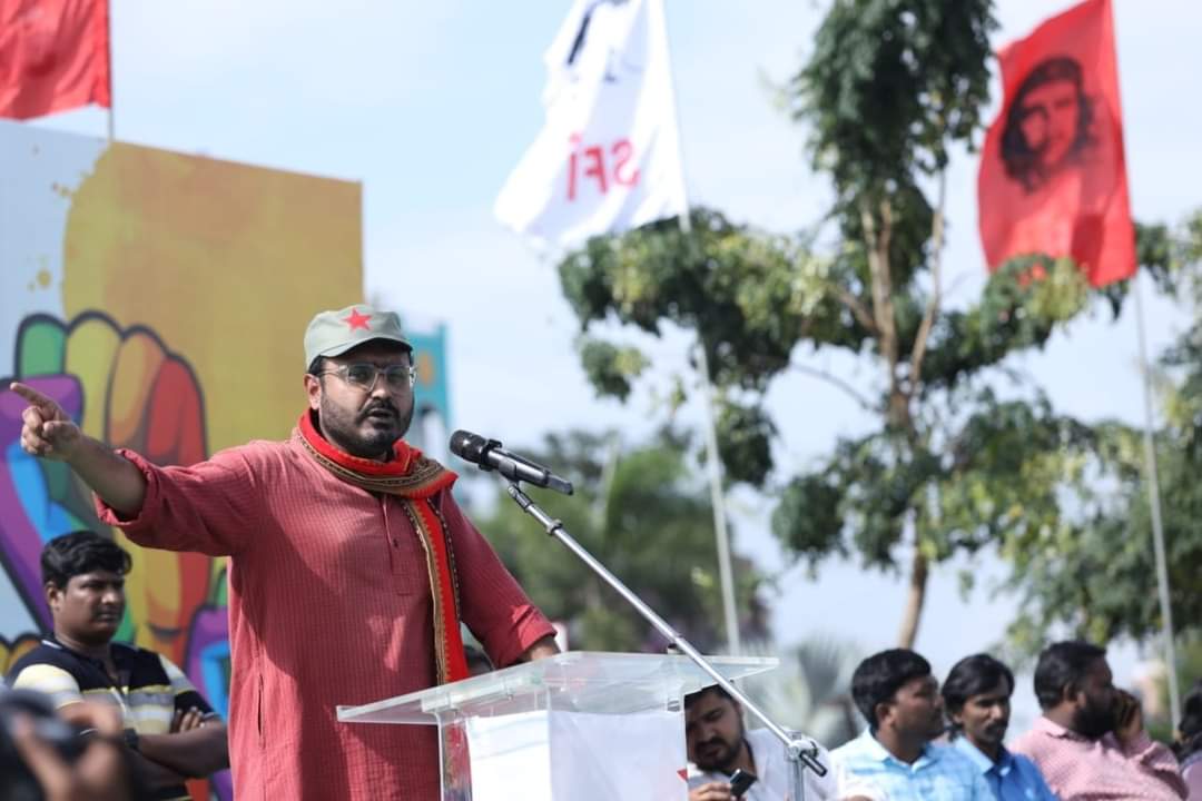Premshankar_SFI's tweet photo. The public meeting was attended by  more than thousands of students. We will march ahead by exposing the exclusionary character &amp; the impetus for commercialization &amp; centralization of education in National Education Policy 2020.
#17_All_India_SFI_CONFERENCE
#हैदराबाद https://t.co/OFY5wKC6tq