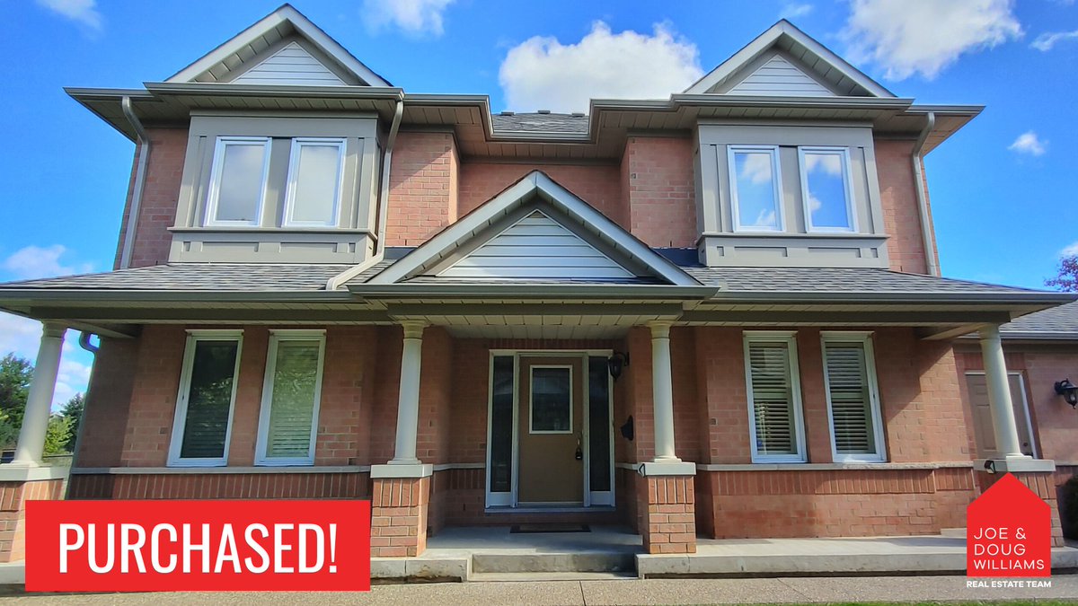 JoeWilliamsRLP's tweet photo. Congratulations to our clients on taking possession of their wonderful home in Millcroft Burlington. Backing on the 1st tee of the golf course no less! https://t.co/gzAFDBN0wJ