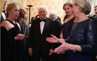 viaggrego's tweet photo. #Focolaio al Palco Reale della #Scala: #Mattarella #Positivo al #Covid. Anche per lui la #QuartaDose #non ha evidentemente #funzionato ! https://t.co/U7BwskyFn9 https://t.co/o51C4Cjhwe
