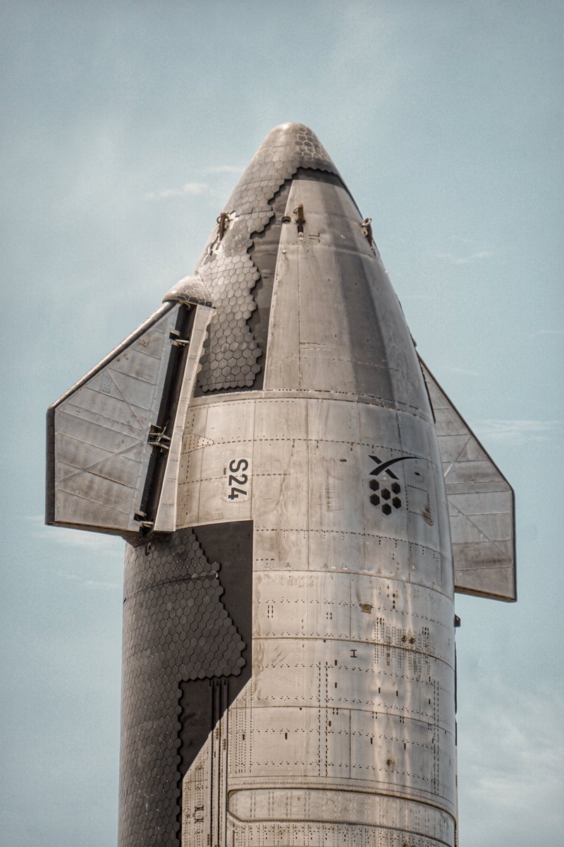 The dearmoon mission is planned to happen in 2023 but seems very unlikely given current starship progress. Here’s my prediction: