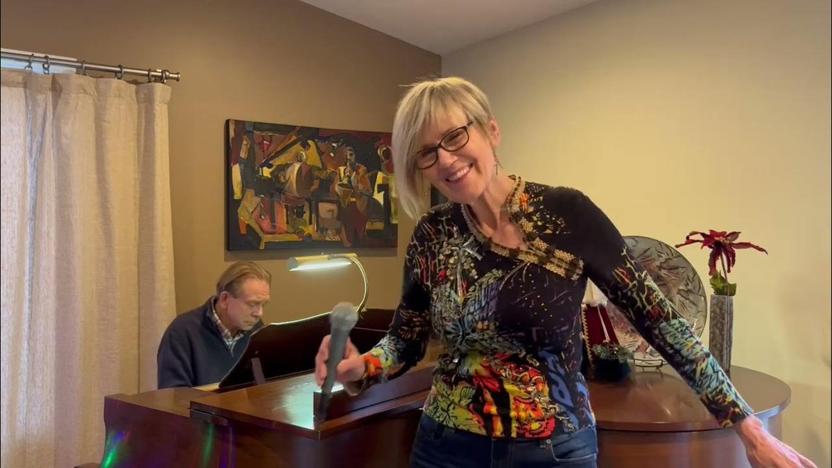 SmokinSleddog's tweet photo. From #Michigan snowland comes this #Christmas Greeting by #jazzvocal diva #SunnyWilkinson &amp; #Jazzpianist #RonNewman wishing you a #MerryChristmas &amp; that message is echoed by our team at @SmokinSleddog Records  &amp; #TOGOTouringArtists! Watch https://t.co/WCQYhV58qh 
#christmasjazz https://t.co/XUwjcwUQsq