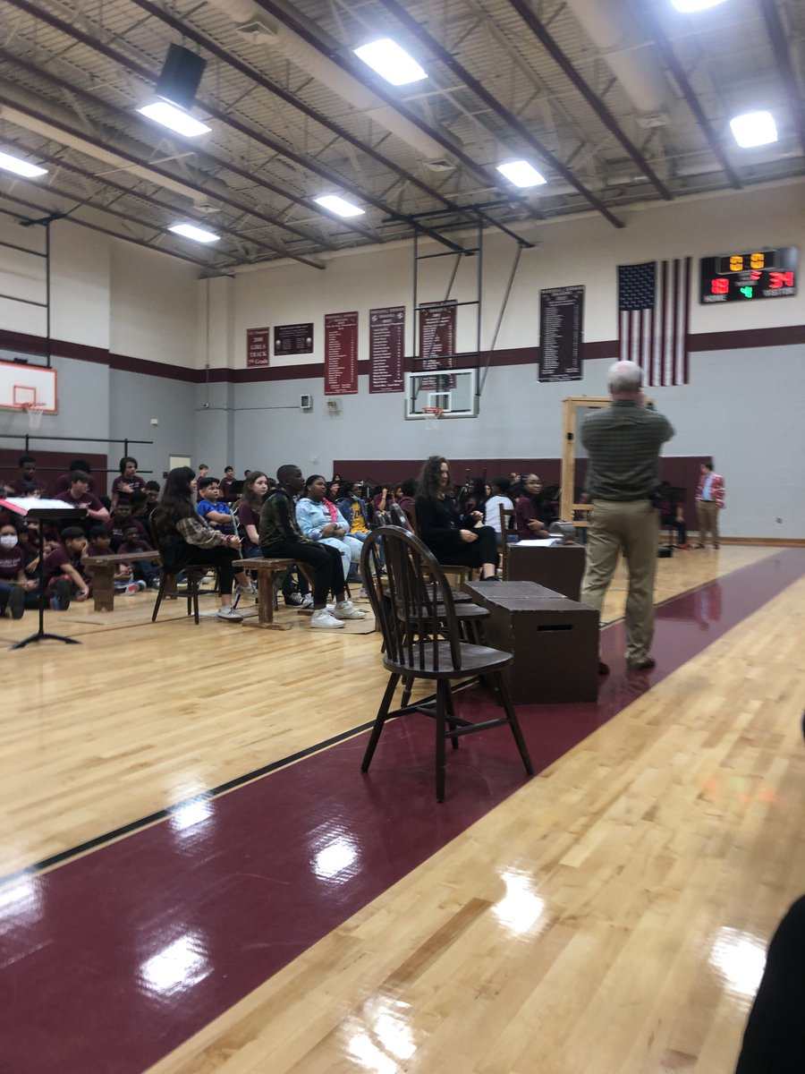 RESCounselors's tweet photo. Our 5th Grade Rockbrook Bears had a wonderful visit to Durham Middle School! Can't wait to see our Bears become Dragons!! @LISD_CSW #OneLISD @RockbrookES @DurhamMS https://t.co/aghMh9MpZg