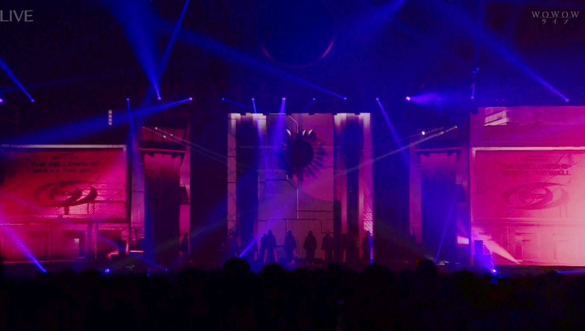 MINg_T_GI's tweet image. 뉴월드 
.콘서트 시작 전 스스로를 의심하지 말라 주입 
.배경 굳게 닫힌 제국의 성벽 
.검은 망토를 두른 사람들이 모여듦
.성벽 앞으로 진격