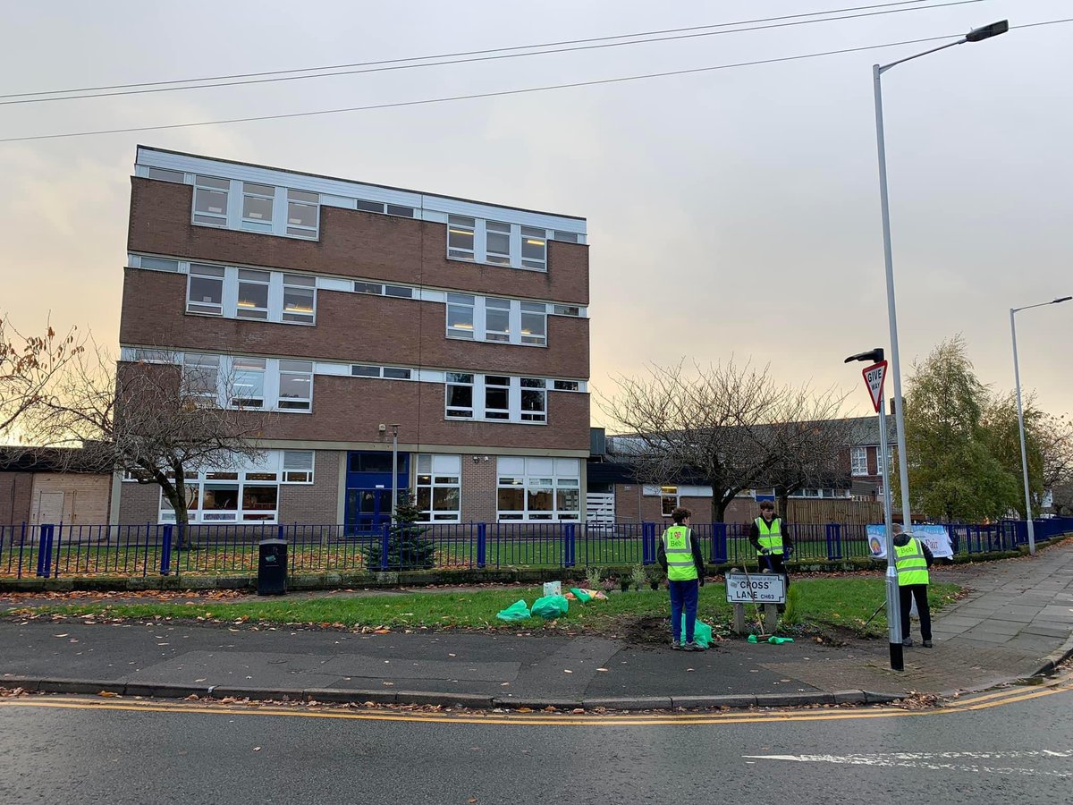 Our latest🌸bed on Cross Lane, Bebington.The bed &amp;sign are sponsored by a local resident.Big thanks for all their support🙏V.Proud to have <a href="/WGSB/">Wirral Grammar School for Boys</a> students with us to help create the 🌸bed👏We look forward to working with WGSB &amp; other schools on more of our projects in the future!