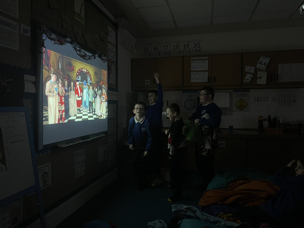 Miss Prentice & The Hive 🐝 tweet media