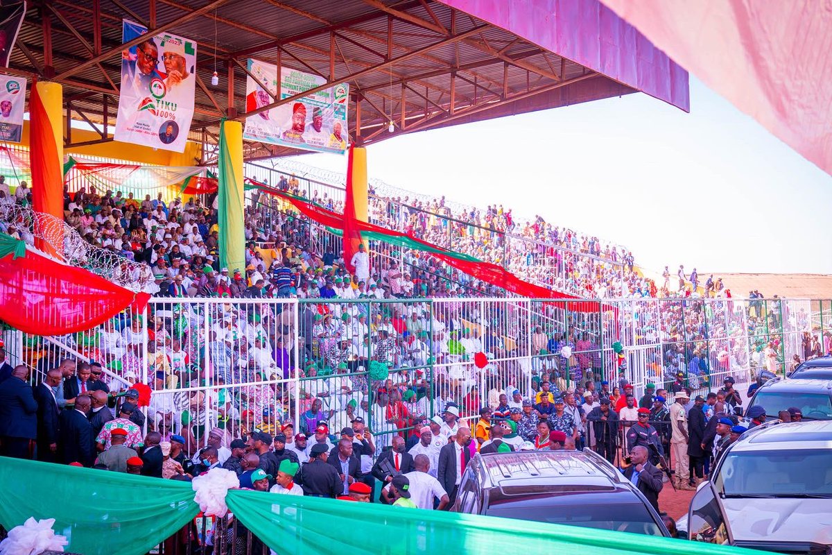 BariUthman's tweet photo. Thank you good people of Jos, may atiku Abubakar succeed @atiku #RecoverPlateau #RecoverNigeria https://t.co/jkJZCQuBHI