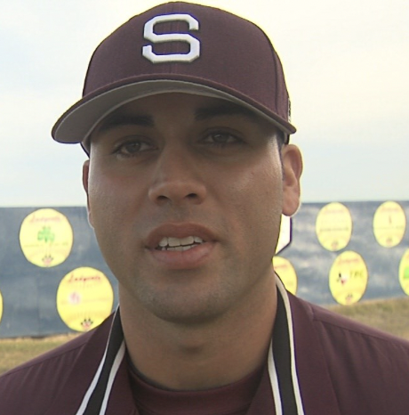 2ndLegends's tweet photo. ADRIAN ALANIZ - TEXAS ROYALITY
Led Sinton to State title in 2002 as a player, went 48-1 as high school pitcher
Went 8-3 for University of Texas in 2005 national championship season.
Head coach for 2022 Sinton team that went 36-1 and won state championship. 
@SHS_PirateBball https://t.co/EgKb0tnvKU
