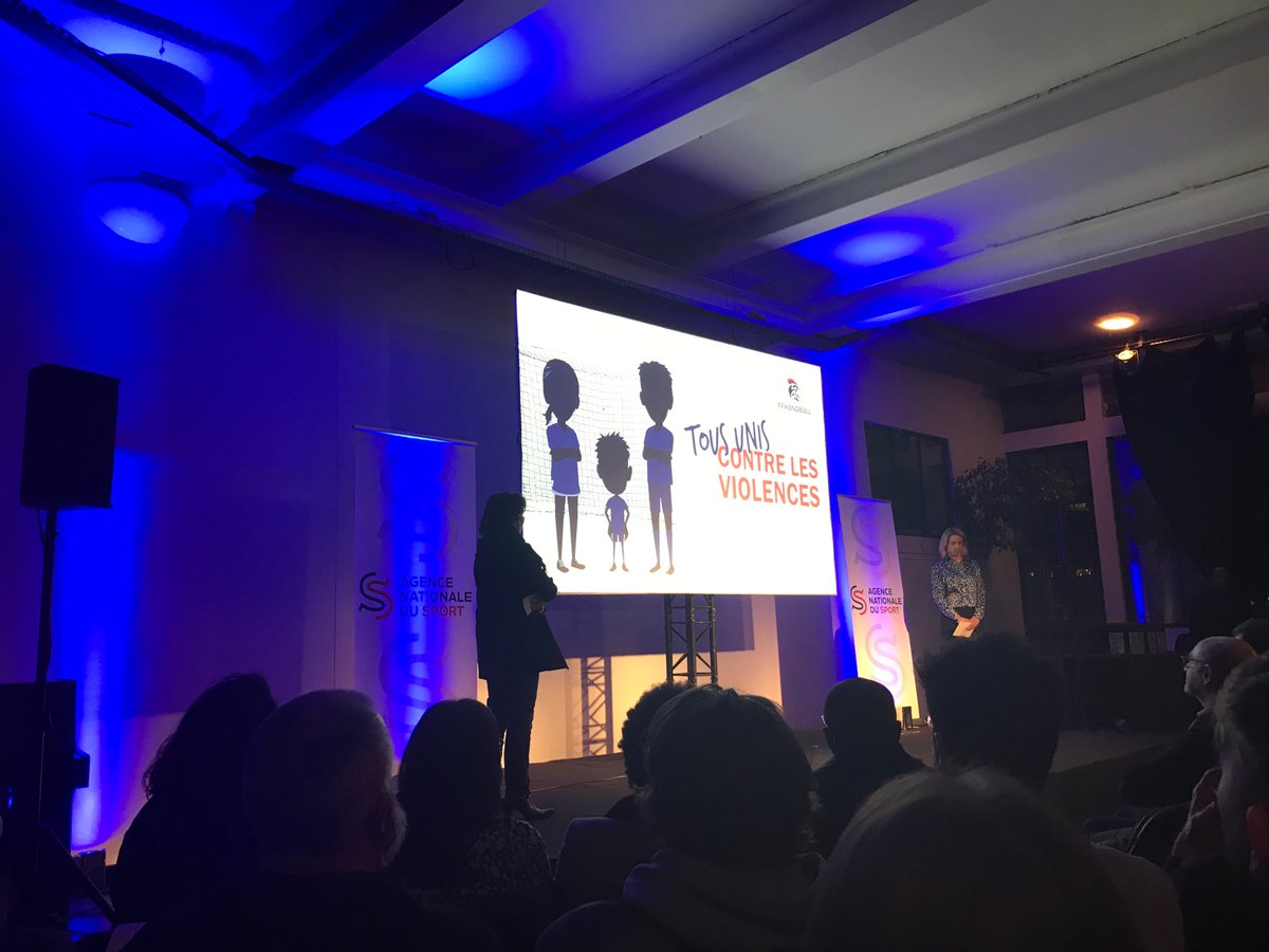 La FFHANDBALL a remporté le Trophée Impulsion Sport délivré par <a href="/Agence_du_Sport/">Agence nationale du Sport</a> pour son engagement dans la catégorie Lutte contre les violences 🏆
<a href="/BanaPhilippe/">Philippe BANA</a> <a href="/bbarbusse/">Béatrice Barbusse</a> <a href="/SPLagarrigue/">Pascal-Lagarrigue</a>