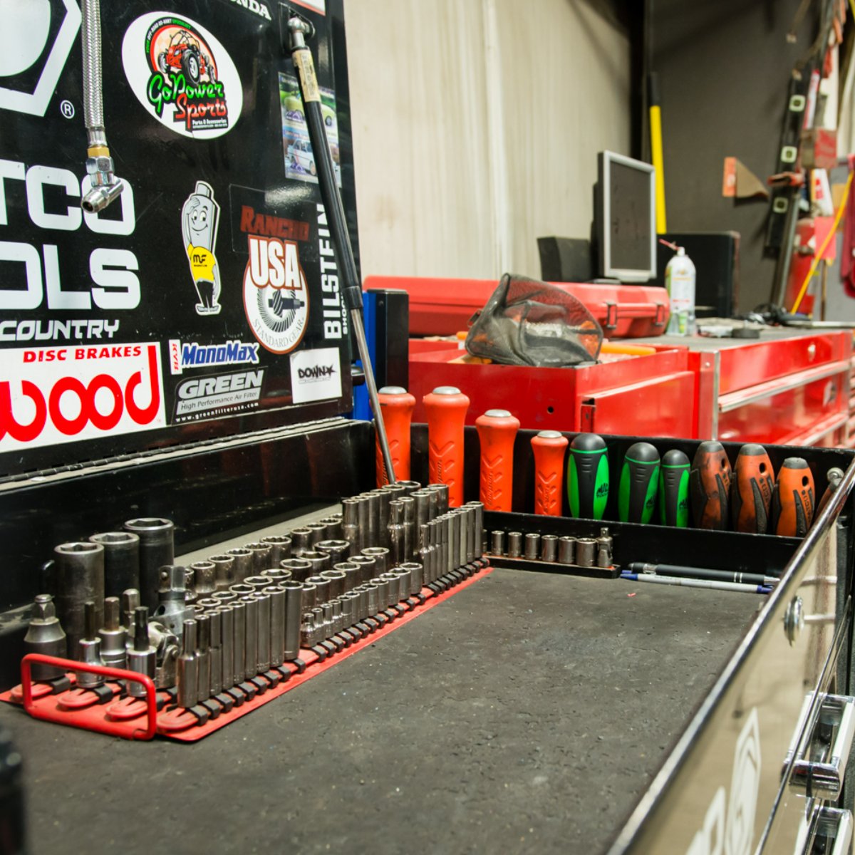 awbench's tweet image. No matter the magnitude of the repairs you need, you can trust that we have the tools and the hands-on experience to get the job done right.