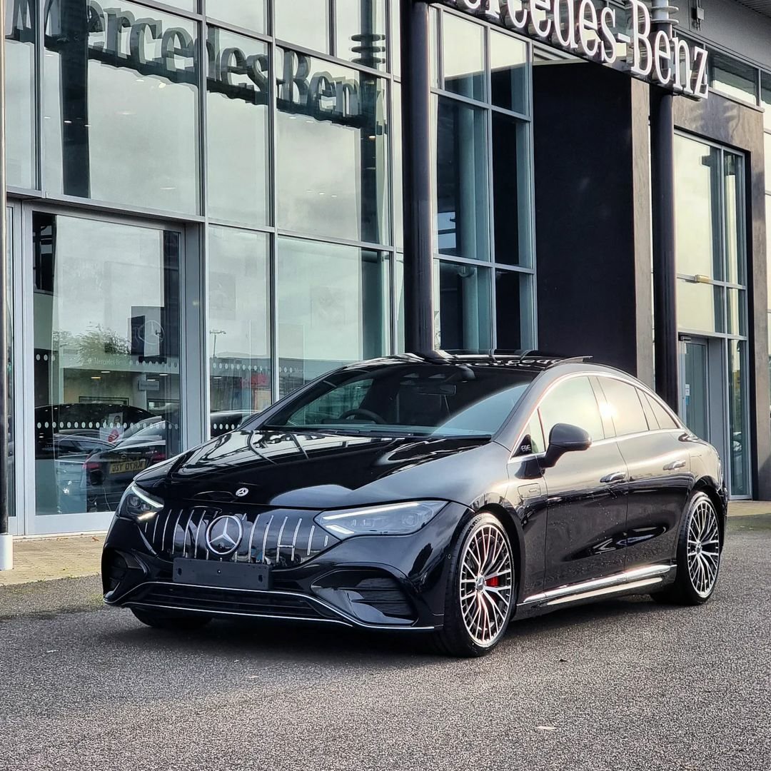 OtsileJK's tweet photo. The spec on this Mercedes-AMG EQE 53 looks so gangsta! https://t.co/vvNTuc9aA9