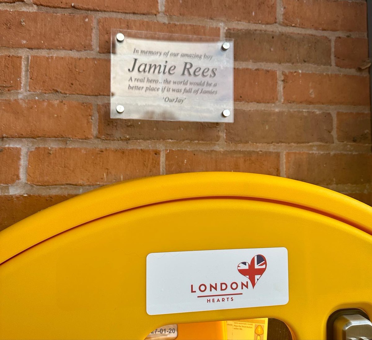 m155moneypenny's tweet photo. Accessible defibrillators 24 &amp; 25 in Rugby. Our Jamie continues to change things for our town, he deserved more, he deserved better. Cardiac arrest can happen to anyone, anywhere, any age, any time #OURJAY #SAVEALIFE #AED  https://t.co/hu4naYmMD3 💙 https://t.co/F7eogR57EB
