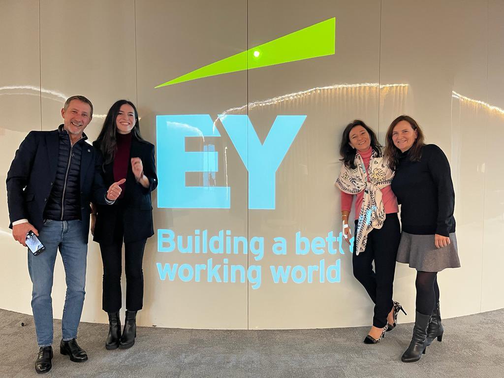 LEDU_debate's tweet photo. Calentamos motores para una nueva edición de #EyVoice. Seguiremos informando pero os avanzamos que será emocionante.
@EY_Spain
#oratoria #comunicacion #hablarenpublico #Ey https://t.co/VqDIRkuz8M