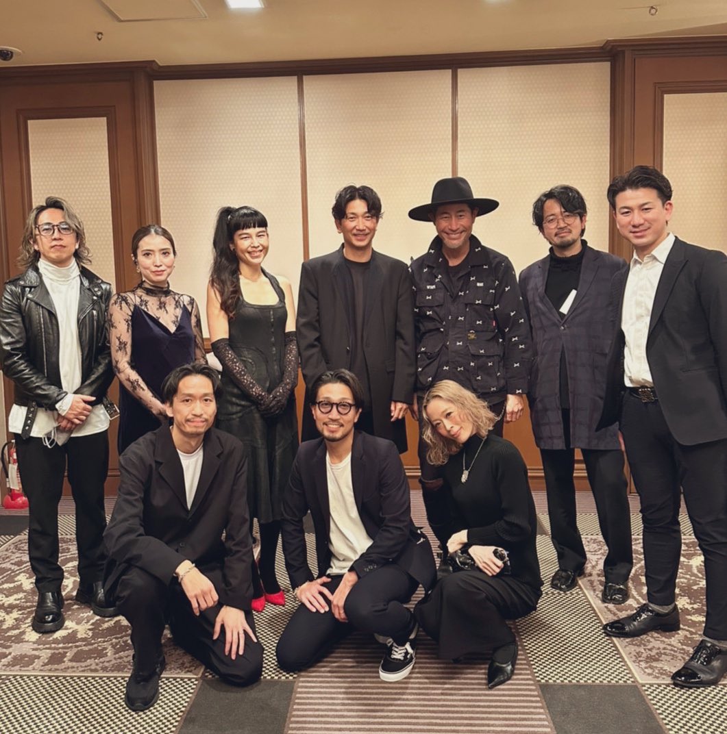 MINX_OFFICIAL's tweet photo. MINX全11冠受賞👑
カミカリスマ史上最多を更新！

ありがとうございました

#カミカリスマ　#髪カリスマ https://t.co/GqrJwXR6B7