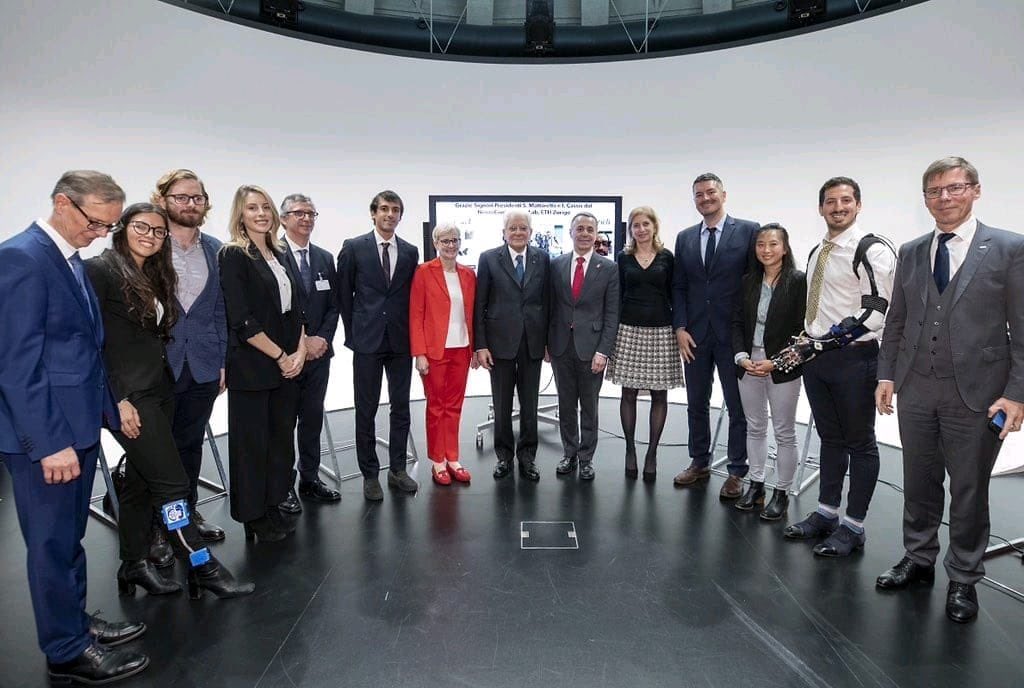 PreatoniGreta's tweet photo. Highlights from an incredible opportunity: together with the #NeuroengineeringLab of @SRaspopovic I met the Presidents of Italy ๐ฎ๐น Sergio Mattarella and Swiss Confederation ๐จ๐ญ @ignaziocassis to whom we showcased our neuroprosthetic devices!! ๐ฆฟ๐ง ๐ @ETH @Quirinale https://t.co/SaVqvsS7if