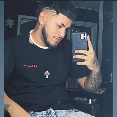 2stiffjuni0r's tweet photo. #NewProfilePic https://t.co/NHs8CzlzYq