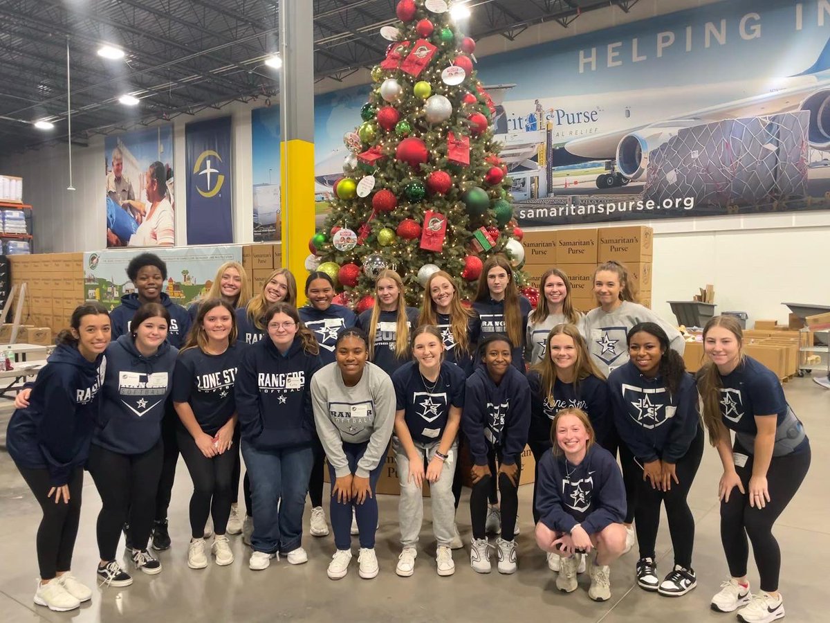 This was our 5th year to volunteer at Samaritans Purse packing gift boxes for Operation Christmas Child! We always leave with warm hearts, and the hope that children across the world will have a wonderful Christmas! 🎁 

#SDLUP | #GoldStandard