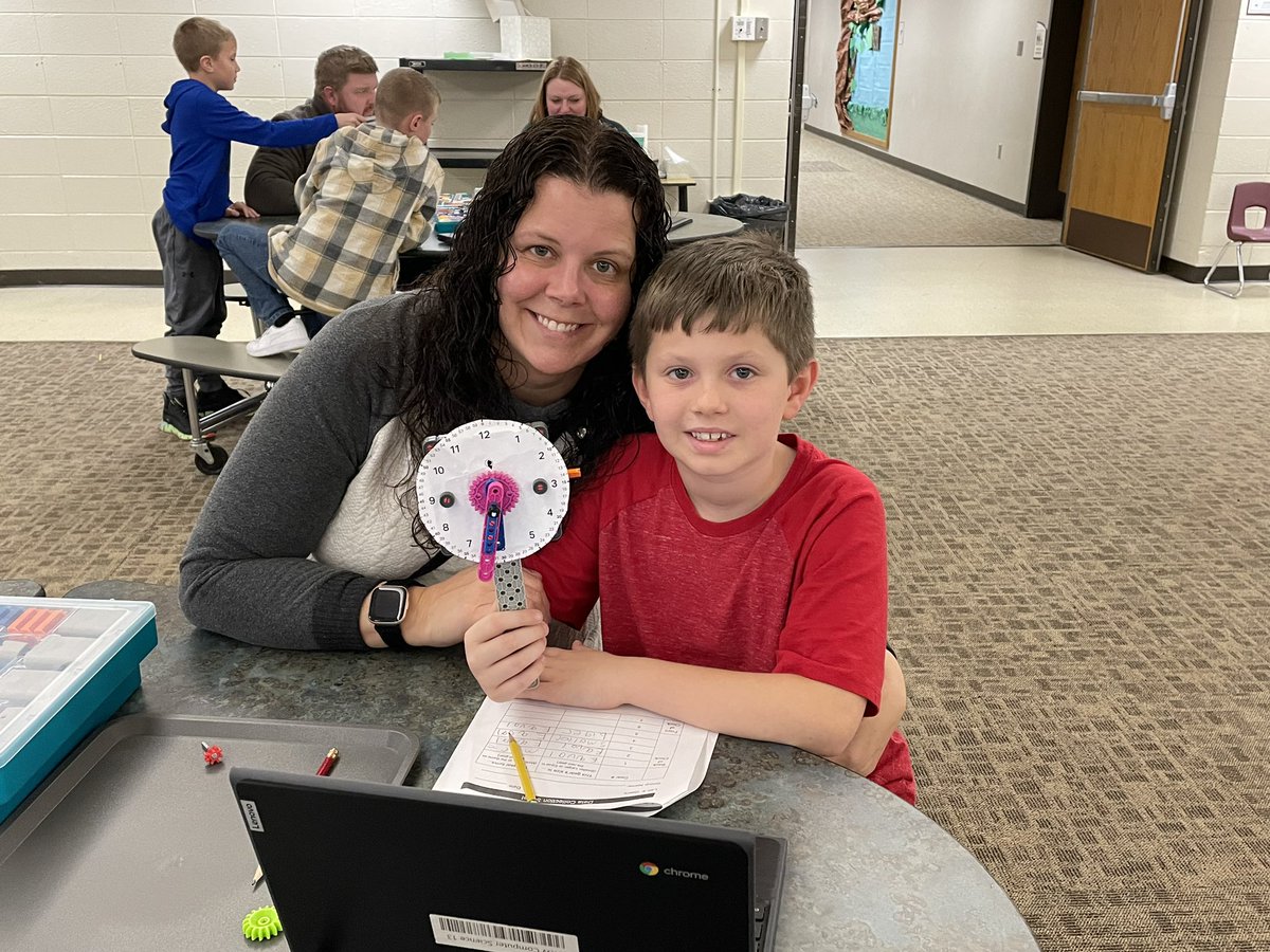 JRW's 3rd Grade Steam team wrapped up last week by inviting their Special Guest to attend. Students walked their guests through the 4 simple machines they had built during STEAM and instructed them on how to build using the VexGo kits. STEAM Team is led by Mrs. Caylor. https://t.co/WdPV7Vjf4a