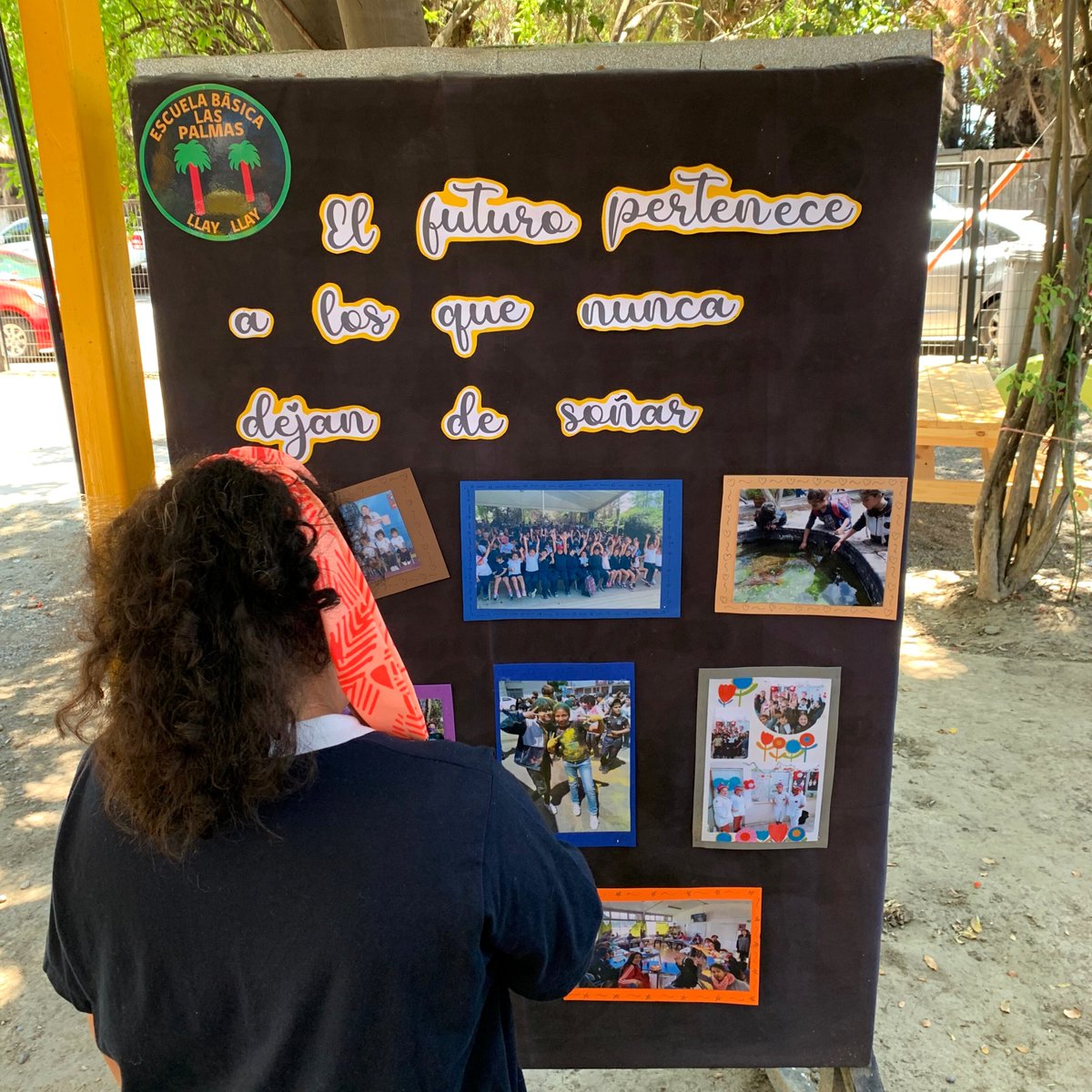 EducaViento's tweet photo. 🤩El día miércoles 07 de diciembre se realizó una Ceremonia de finalización de año y Kindergatura en la Escuela Básica Las Palmas. Momento en el que se presentó el nuevo himno y premiaron también los valores de los niños y niñas de la escuela.✨
#LlayLlay #infanciafeliz #Chile https://t.co/Mjiv8SiPun