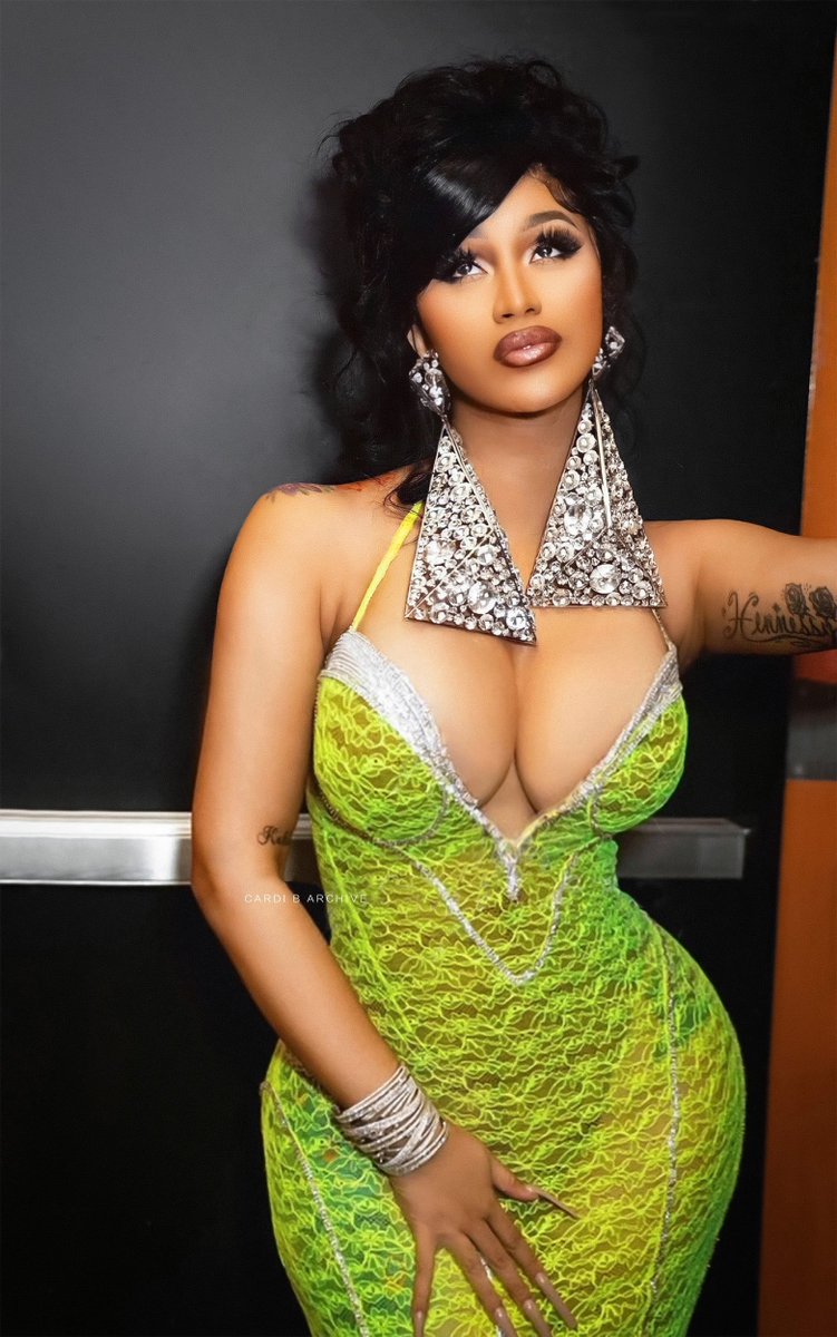 cardibarchive_'s tweet image. Cardi B is absolutely mesmerizing