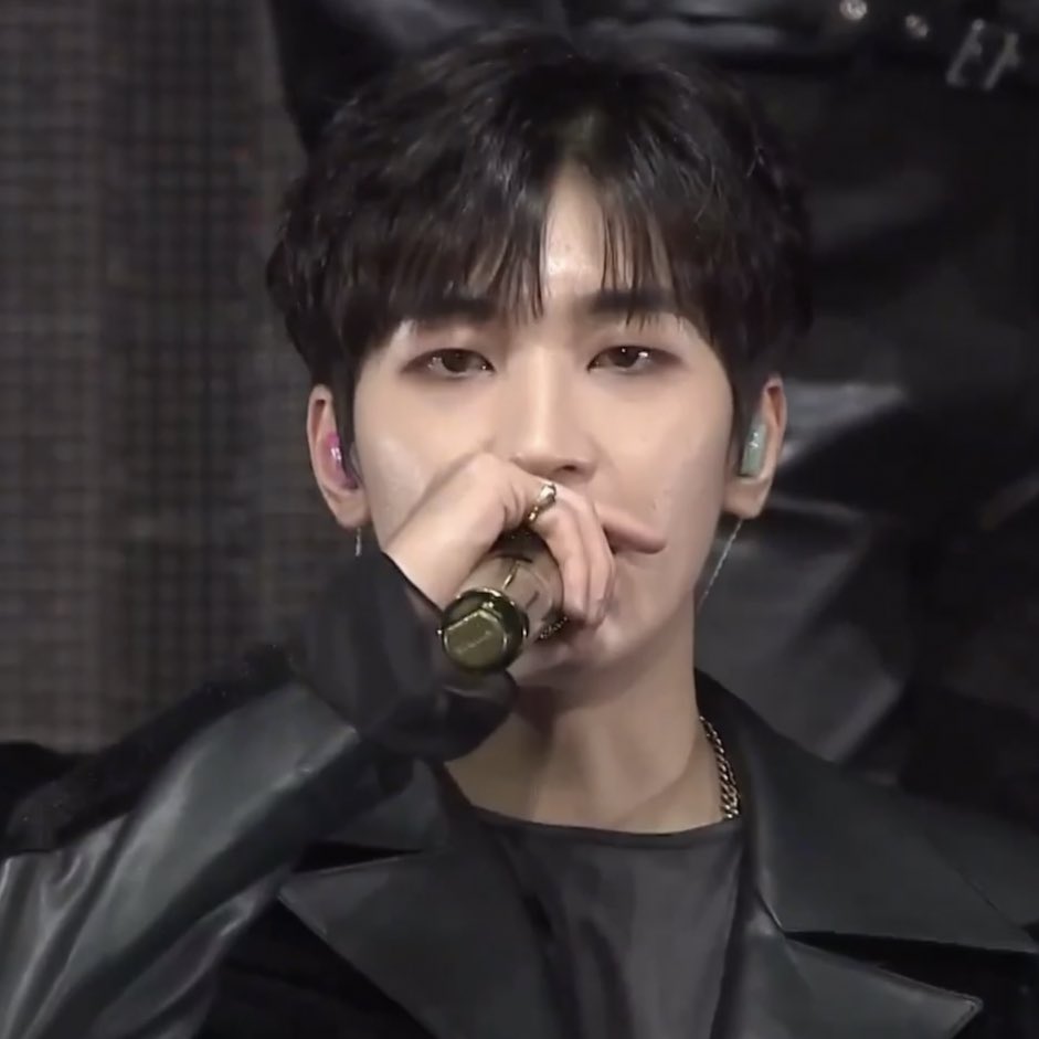 wonwooszone's tweet photo. march wonwoo part!!! ❤️‍🔥 https://t.co/jyjZYO1E0M