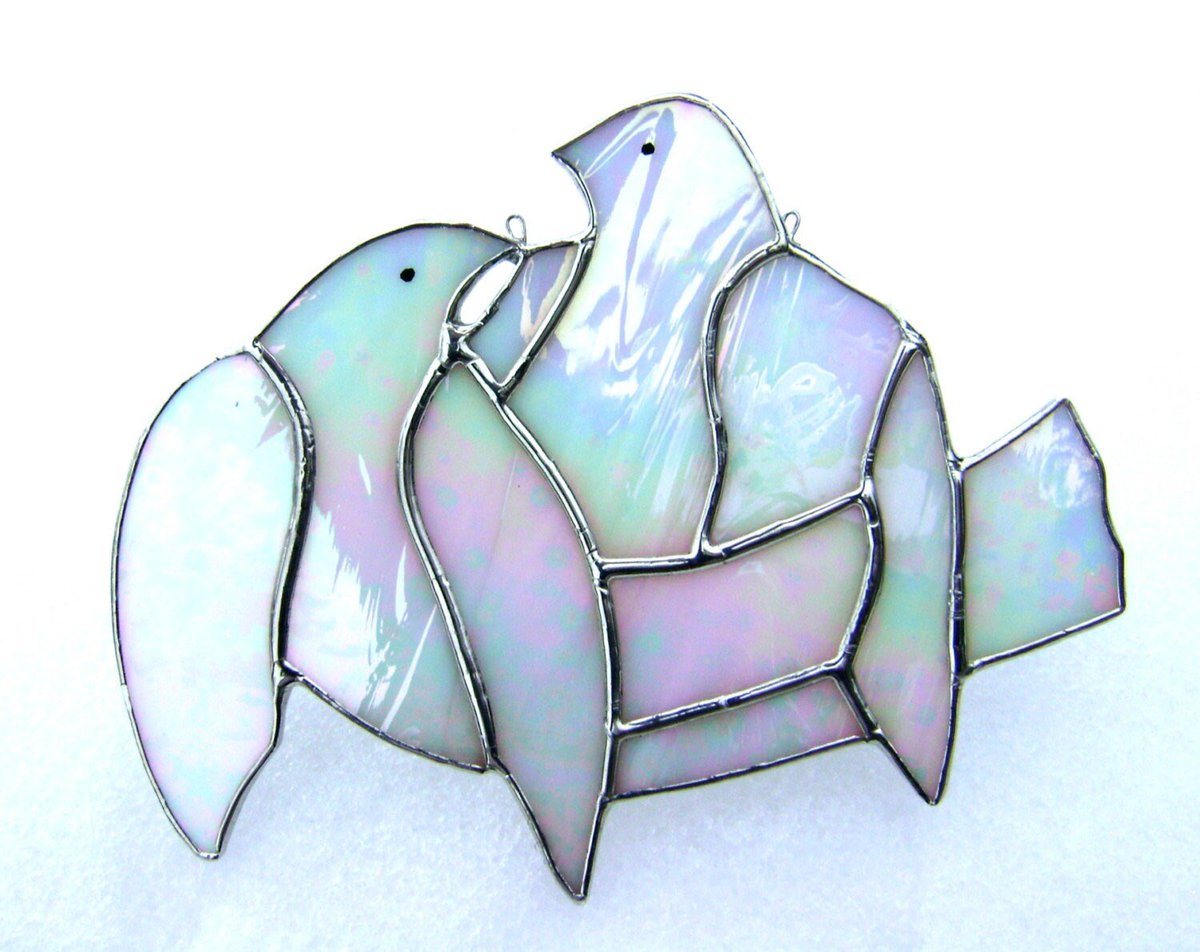 GothicGlass's tweet photo. Excited to share the latest addition to my #etsy #etsycanada shop: #etsyHandmade #StainedGlass #Doves #iridescentGlass #LoveBirds #NestingBirds #Peace #Suncatchers #GothicGlass #Canada #christmas #stainedglassbirds #weddingdoves #christmasbirds 🇨🇦🇺🇸 https://t.co/q5p0HhFWAY https://t.co/jCxxuOYCHl