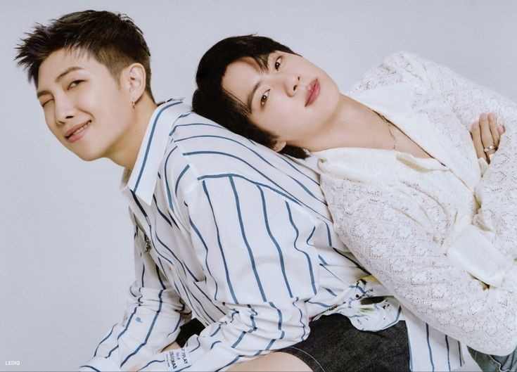 unoffcialBTStwt's tweet photo. Last.. will miss you Jin Brother 💙 
사랑해 우리 진이 형!! 보라해~ https://t.co/y3ZU1YmZQq
