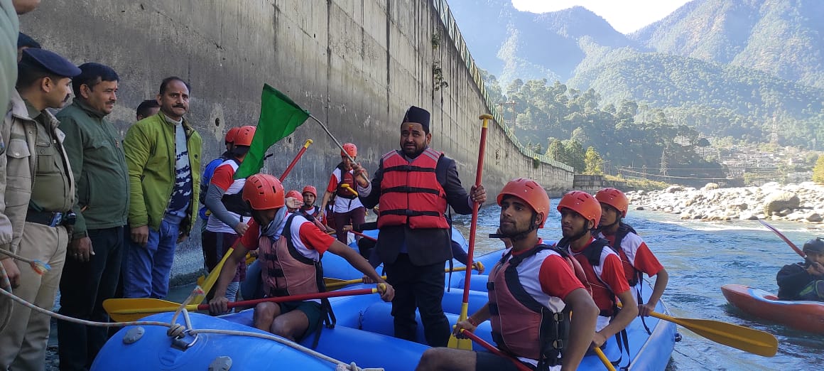 REAPUttarkashi's tweet photo. Inauguration of rafting at uttarkashi during event MLA gongori DPM REAP district tourism official were present # cafe on the wave running by kailashu LC #REAP
#adventure #sport #rafting #selfemployement
@basava_ias 
@REAPUttarakhand
@CdoUttarkashi https://t.co/HIFaLxckqw