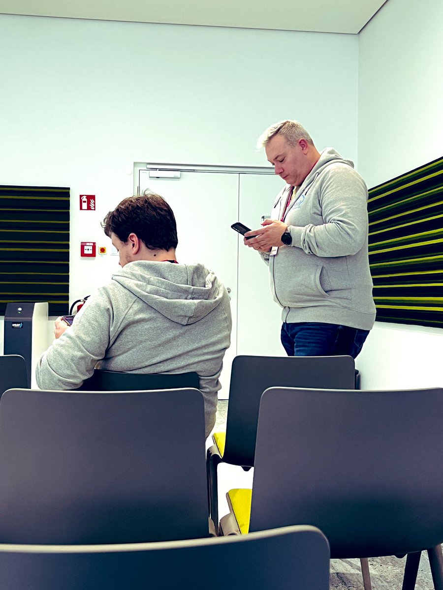 Abt_Benjamin's tweet image. Behind the scenes of #azdevcom - fixing stream audio issues.