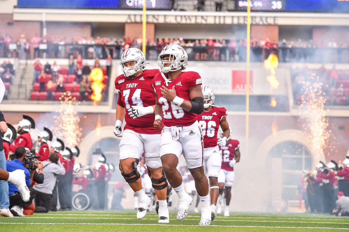 Troy Football Recruiting โ๏ธ (@troyrecruiting) on Twitter photo โ๏ธ TOUGHNESS โ๏ธ
#RiseToBuild โ๏ธ TOUGHNESS โ๏ธ
#RiseToBuild
