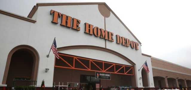 I appreciate how <a href="/HomeDepot/">The Home Depot</a> emphasizes the importance of tech to help them through the #Retail holiday craze. From moving the #Cloud to a focus on site reliability engineering, see how they’re handling the shopping surge. <a href="/CIOdive/">CIO Dive</a> #cdwsocial dy.si/RonTf