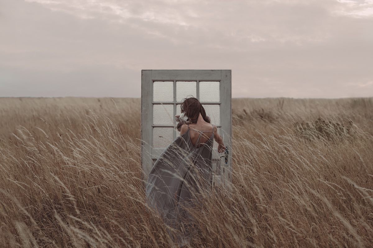 A little thread on my currently available artworks on ETH 🤍🍂

"Rite de passage" - a collaborative work created with and for my 12 yr old daughter to visualise her current stage in life.

1E on <a href="/SuperRare/">SuperRare</a>