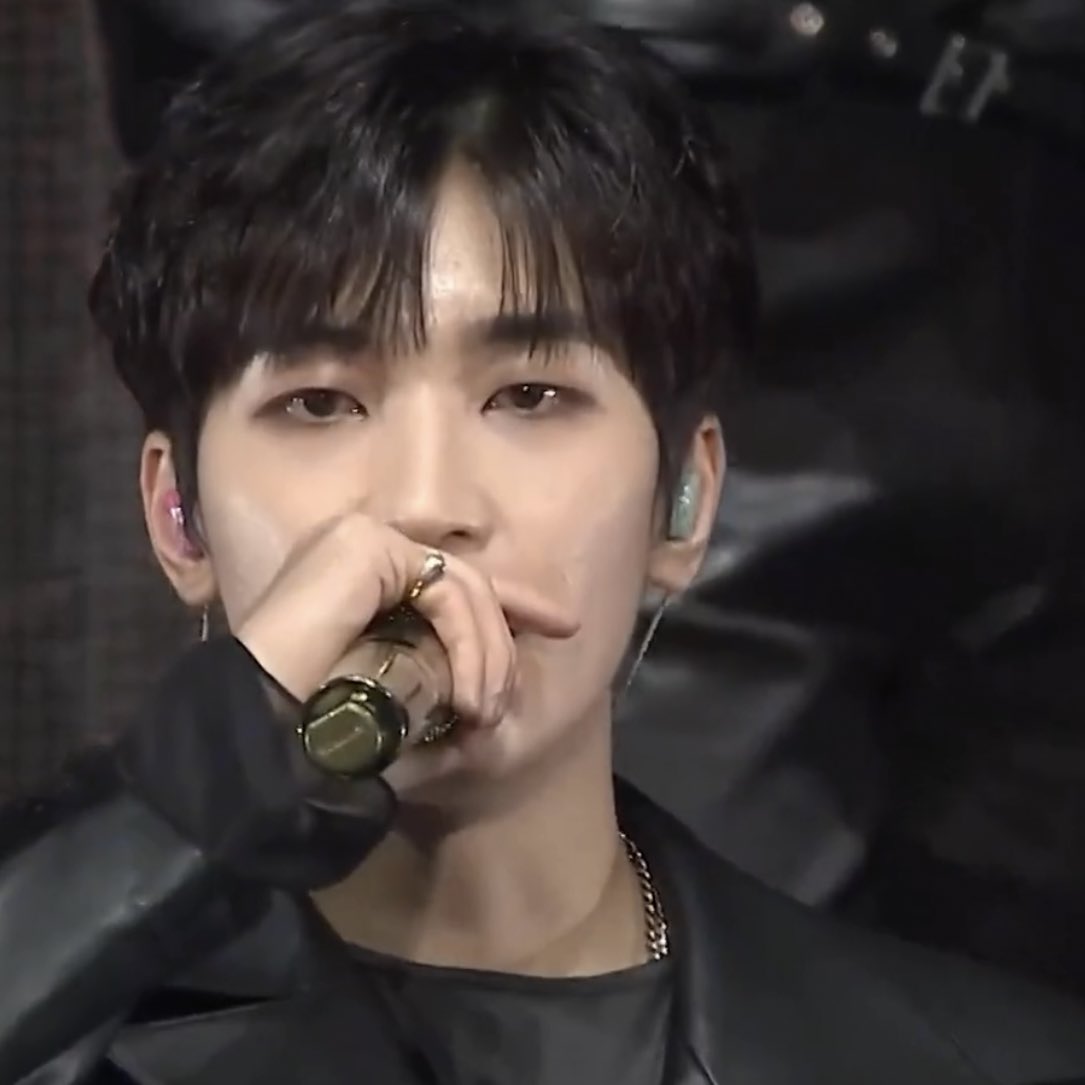 eyminwon's tweet photo. nanghihina ako https://t.co/DwOcM5uhUe