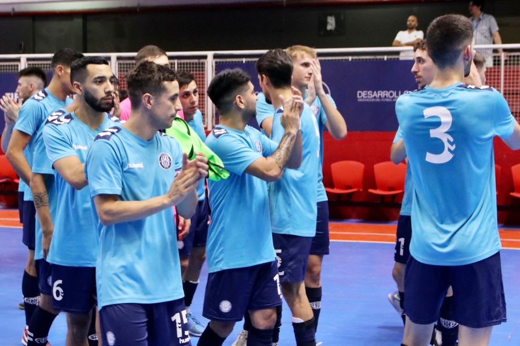 LNFArgentina's tweet photo. ¡CLASIFICADO! ✅

17 de agosto venció a @clubbancomdp 5 a 1 y con puntaje ideal avanzó a cuartos de final 

¡Felicitaciones! 👏🏼👏🏼👏🏼

#DesarrolloAFA
#JuegaElPais 
#JugamosTodos https://t.co/EiHYdFDrQy