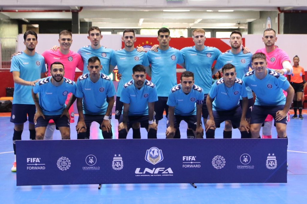 LNFArgentina's tweet photo. ¡CLASIFICADO! ✅

17 de agosto venció a @clubbancomdp 5 a 1 y con puntaje ideal avanzó a cuartos de final 

¡Felicitaciones! 👏🏼👏🏼👏🏼

#DesarrolloAFA
#JuegaElPais 
#JugamosTodos https://t.co/EiHYdFDrQy