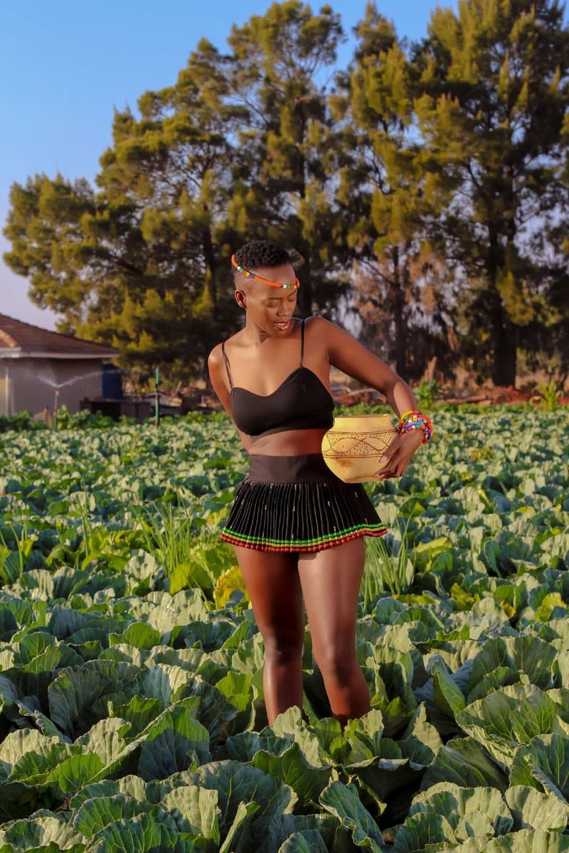 IamMzilikazi's tweet photo. FASHION WEEK: Dress to trill and make a statement #WeGotSwag 15 https://t.co/IpfaBONcLY