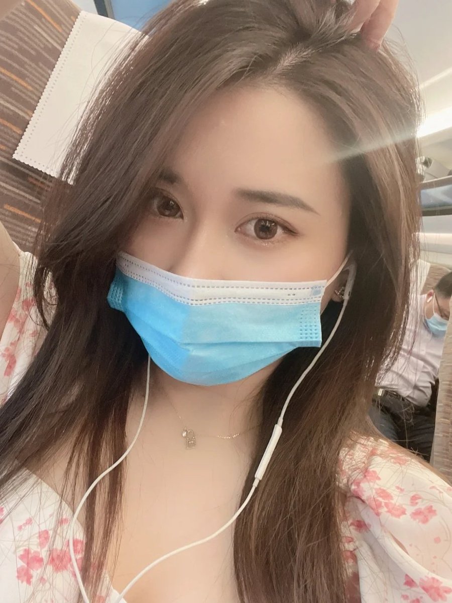 haiwei001's tweet photo. 疫情结束啦，终于自由了，该死的疫情，有没有要一起喝酒的大叔，酒醉了才会发生美好的事 #同城可线下 https://t.co/WzKKHJjC5m