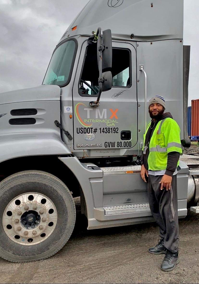FerRodrigues78's tweet photo. Check out one of our top drivers, Issac Hughes! 💪 We appreciate our drivers. They go above and beyond to keep us successful ✨
____
#logistics #msc #maersk #port #freight #oceanfreight #containershipping #vessels #supplychain #Supplychainmanagrment #transport  #containershipping https://t.co/h5urXXQh76