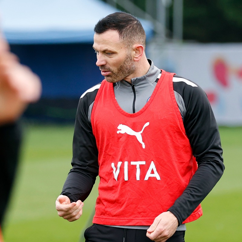StockportCounty's tweet photo. We are pleased to announce the signing of former Premier League defender Phil Bardsley on a free transfer.

Phil joins the Club on a deal until the end of the season, and will be donating his entire salary during his time at Edgeley Park to @SCFCCommunity 🙌

#StockportCounty