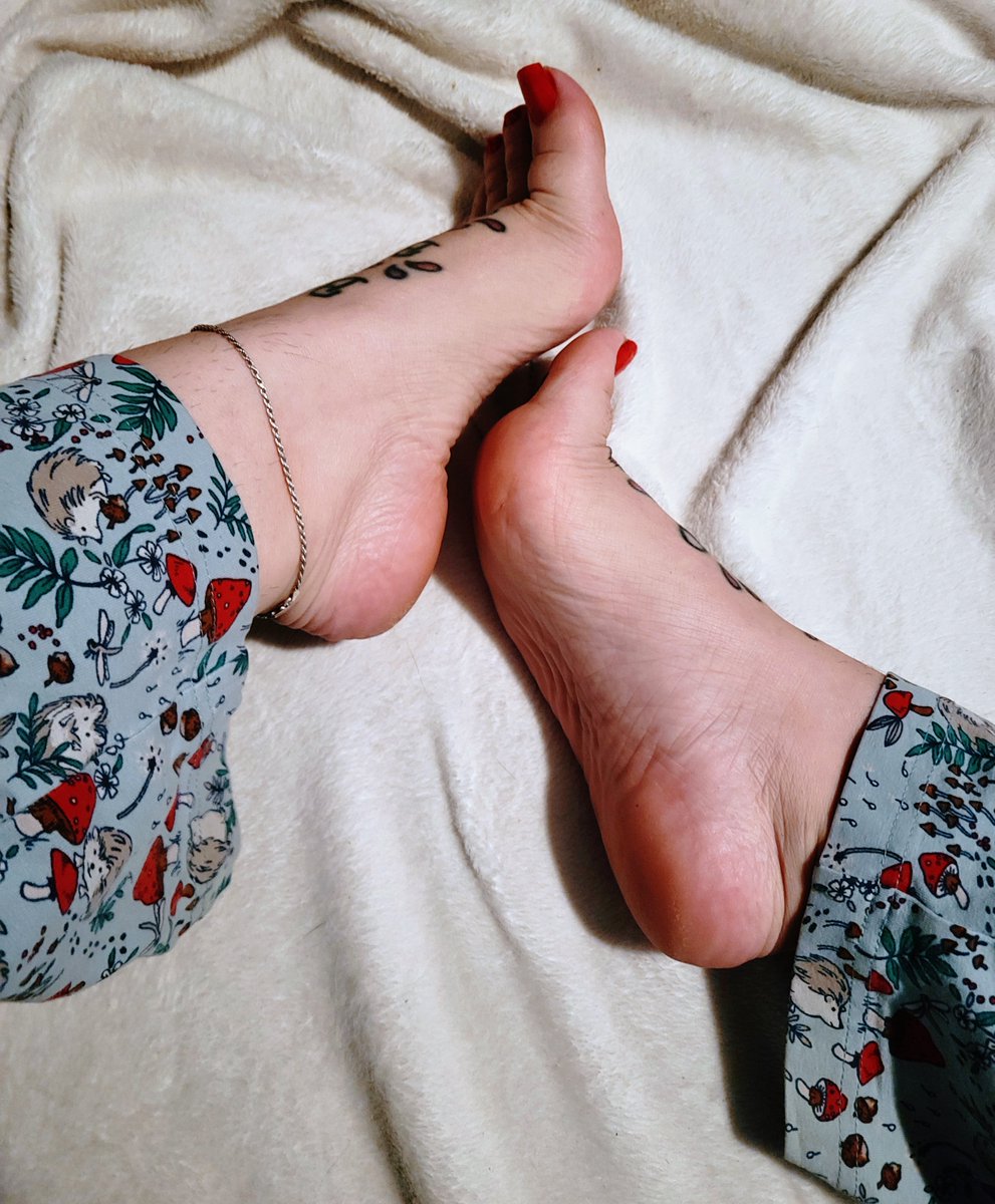 Content from chloecurveshotwife