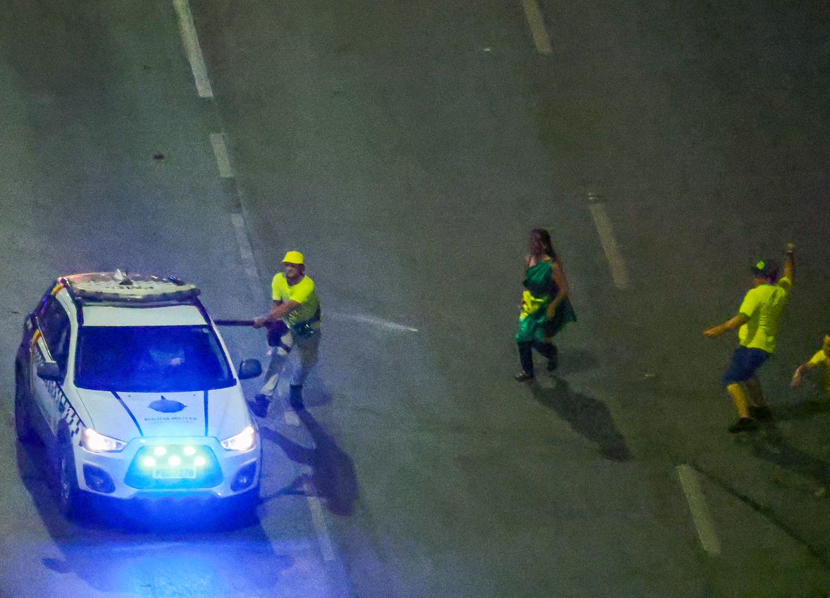 SmolkeF's tweet photo. @MorosiniNeto @gleisi Vem dizer e foi os petista tbm kk https://t.co/qdlNFNYVHR