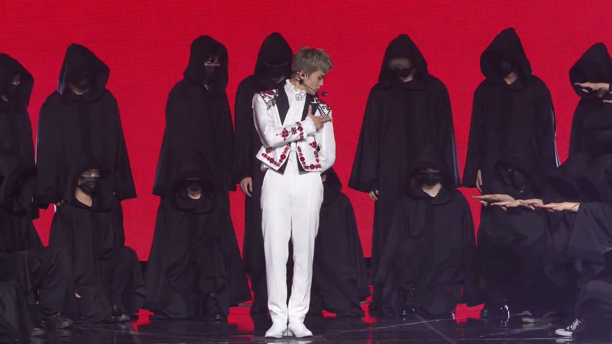 fyretrack's tweet photo. 220127 - mark solo performance (+ dance practice) at gaon, mark bbled asking markfs to stay up a little later, and that same night child announcement dropped https://t.co/KRO4EEoXmG