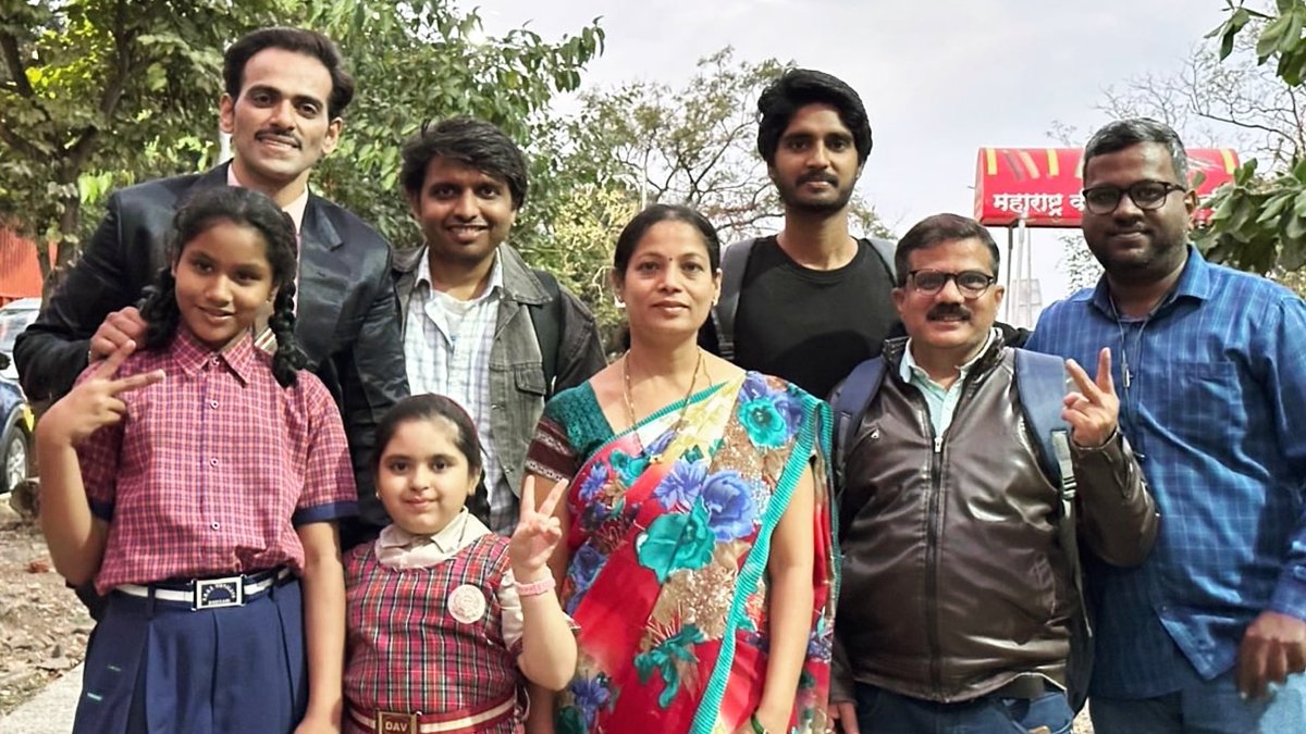 FiveBirdsTeam's tweet photo. *Smithasya (Short Film) : Shoot Complete*
We feel proud to let you know that we finished shoot of our short film "Smithasya" on 11 Dec. 2022.
📽️🎬🎦🎥🎞️📽️🎬🎦🎥🎞️📽️🎬🎦🎥🎞️
#SumitFilmaker #FiveBirdsTeam  #shoot #filmmaking #IndieFilmsWorld #indiefilm #shortfilm #shortfilmmaking https://t.co/5KKPayk2PR