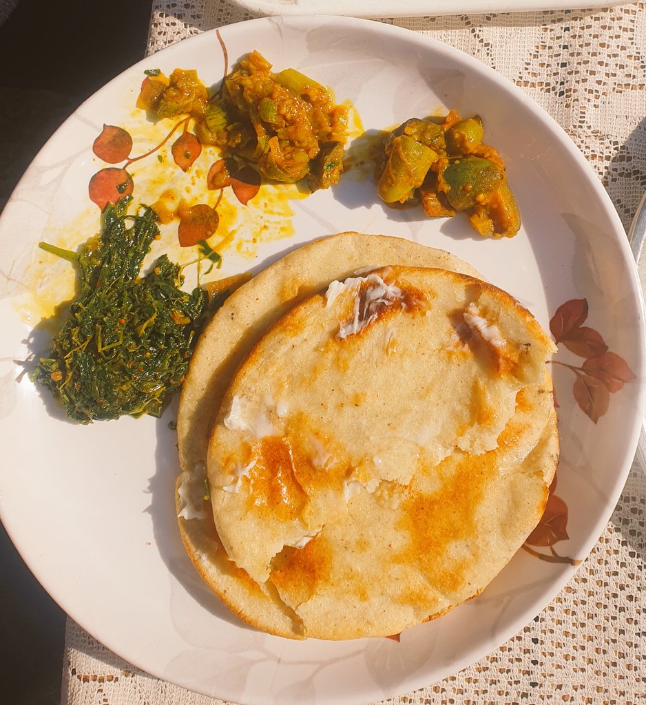 chzulfkarali's tweet image. Thali of Pir Pangal, I will not attribute it to any one.
#pirpangal
#apnipartyonline.
#flavorofRajouri