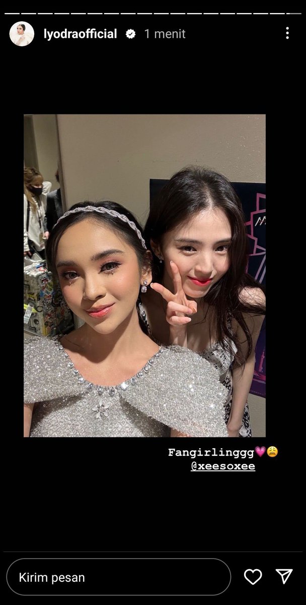 kdrama_menfess's tweet photo. GUYS NANGISSSS LYODRA FOTO SAMA HAN SO HEE OMG DUA DUA NYA CAKEP BGT😭😭😍😍 •kdm• https://t.co/UyGxsuRiF8