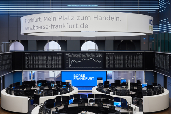 🎁 Christmas came early this year! As of today, a total of 2,000 ETFs are tradable on @Xetra. What was once a niche product at the beginning of the millennium has become Europe's most successful financial product. Next goal: 4,000 #ETF|s – here we come! deutsche-boerse.com/dbg-en/media/p…