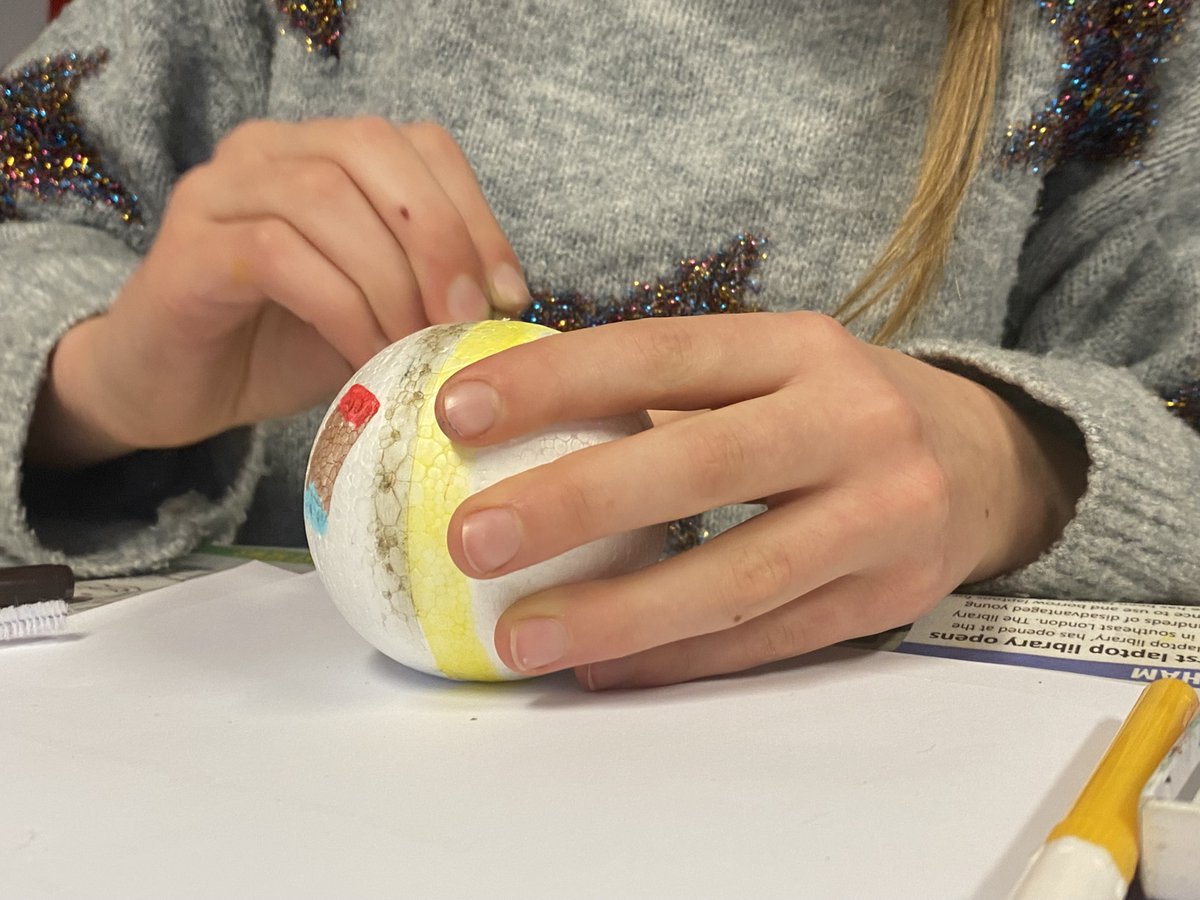 StMatthewsSurb's tweet photo. Year 5 took part in an online activity with @RAL_Space_STFC and @STEMHUB_SE this morning, learning more facts about the solar system and then creating our own planets. What a way to finish our science topic! #STEMeducation #festivesolar https://t.co/CF5UmguEjx