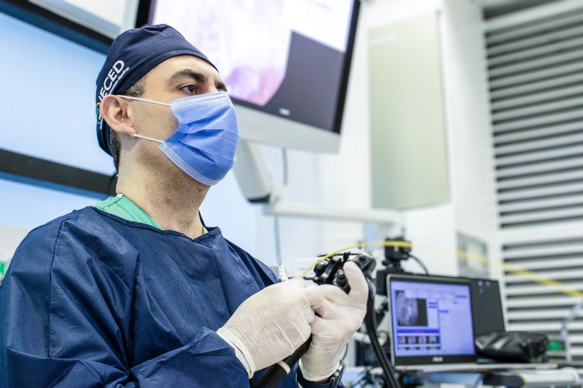 IECED's tweet photo. Destacada participación en endoscopia avanzada, momentos de la visita del médico Gastroenterólogo e investigador estadounidense, Michel Kahaleh en Pentax Training Center e IECED lideró procedimientos en #POEM (Peroral endoscopic myotomy and fundoplication) - F (#Funduplication) https://t.co/qaYlGLdobG